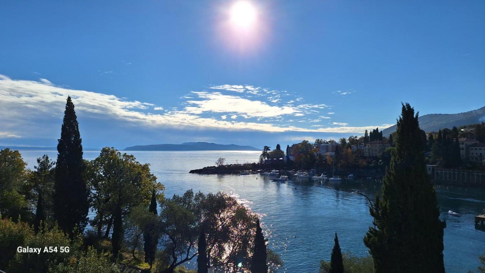 Apartmani Kadmen Ika Εξωτερικό φωτογραφία