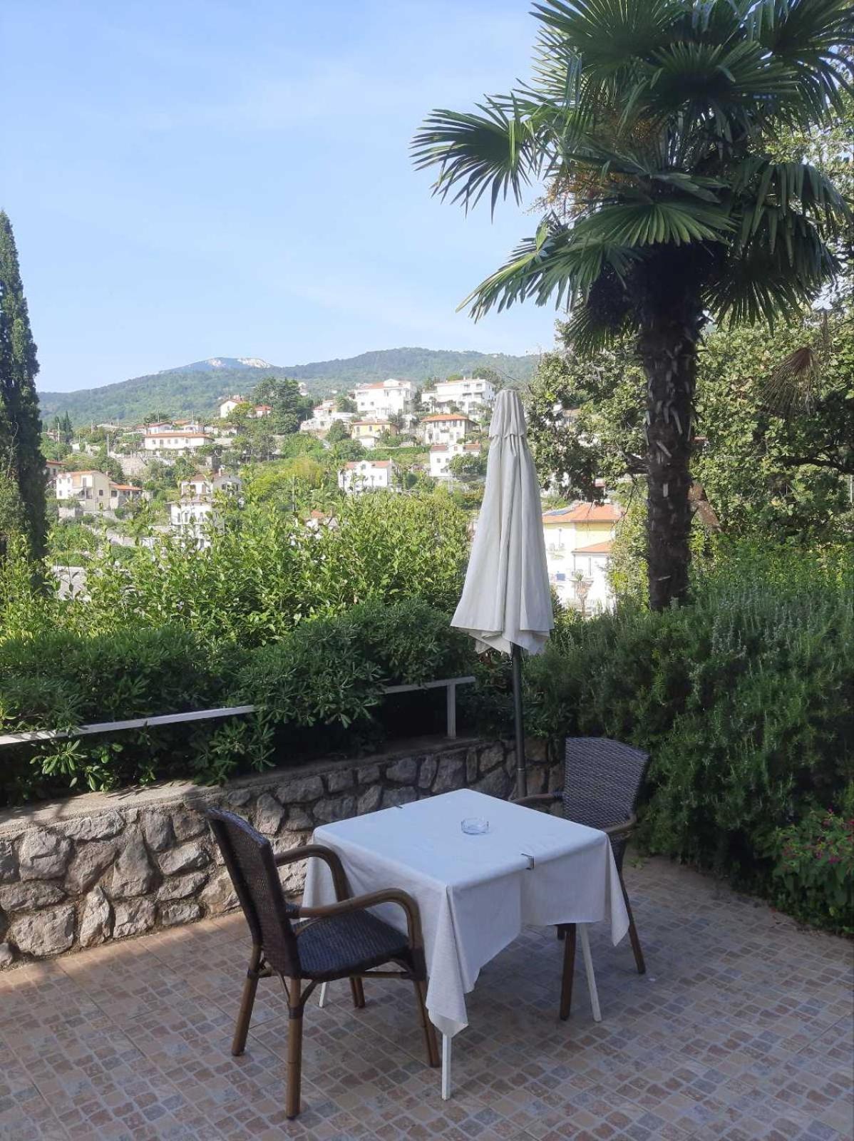 Apartmani Kadmen Ika Εξωτερικό φωτογραφία