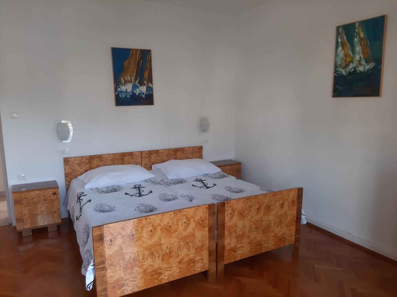 Apartmani Kadmen Ika Εξωτερικό φωτογραφία