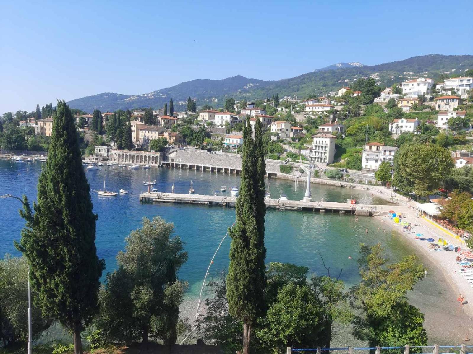 Apartmani Kadmen Ika Εξωτερικό φωτογραφία
