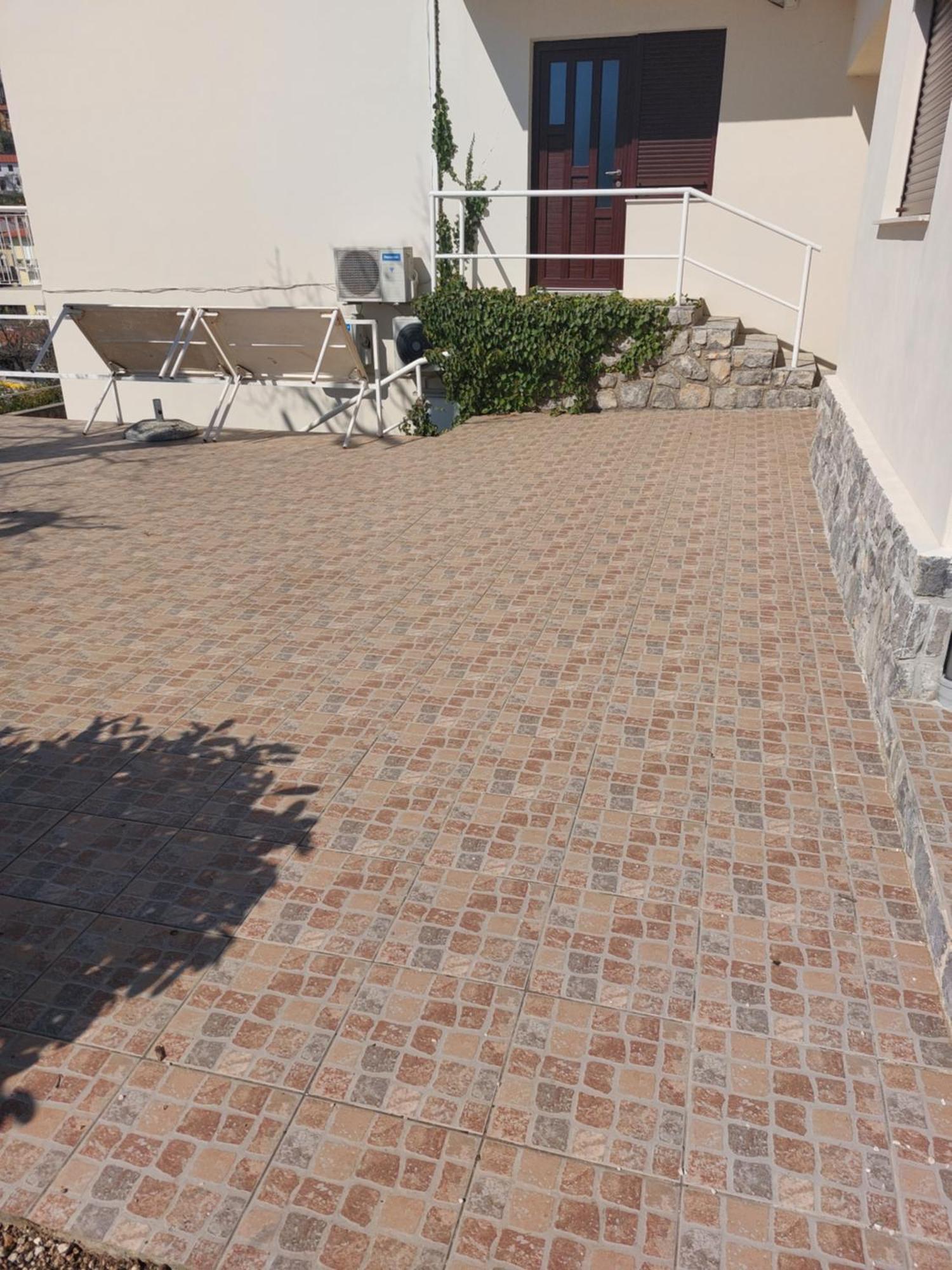 Apartmani Kadmen Ika Εξωτερικό φωτογραφία