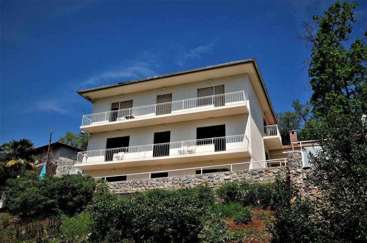 Apartmani Kadmen Ika Εξωτερικό φωτογραφία